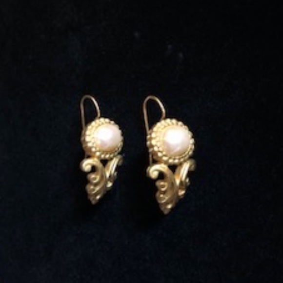 Brushed Gold Tone Pearl Stone Earrings *NWOT* - Picture 4 of 4